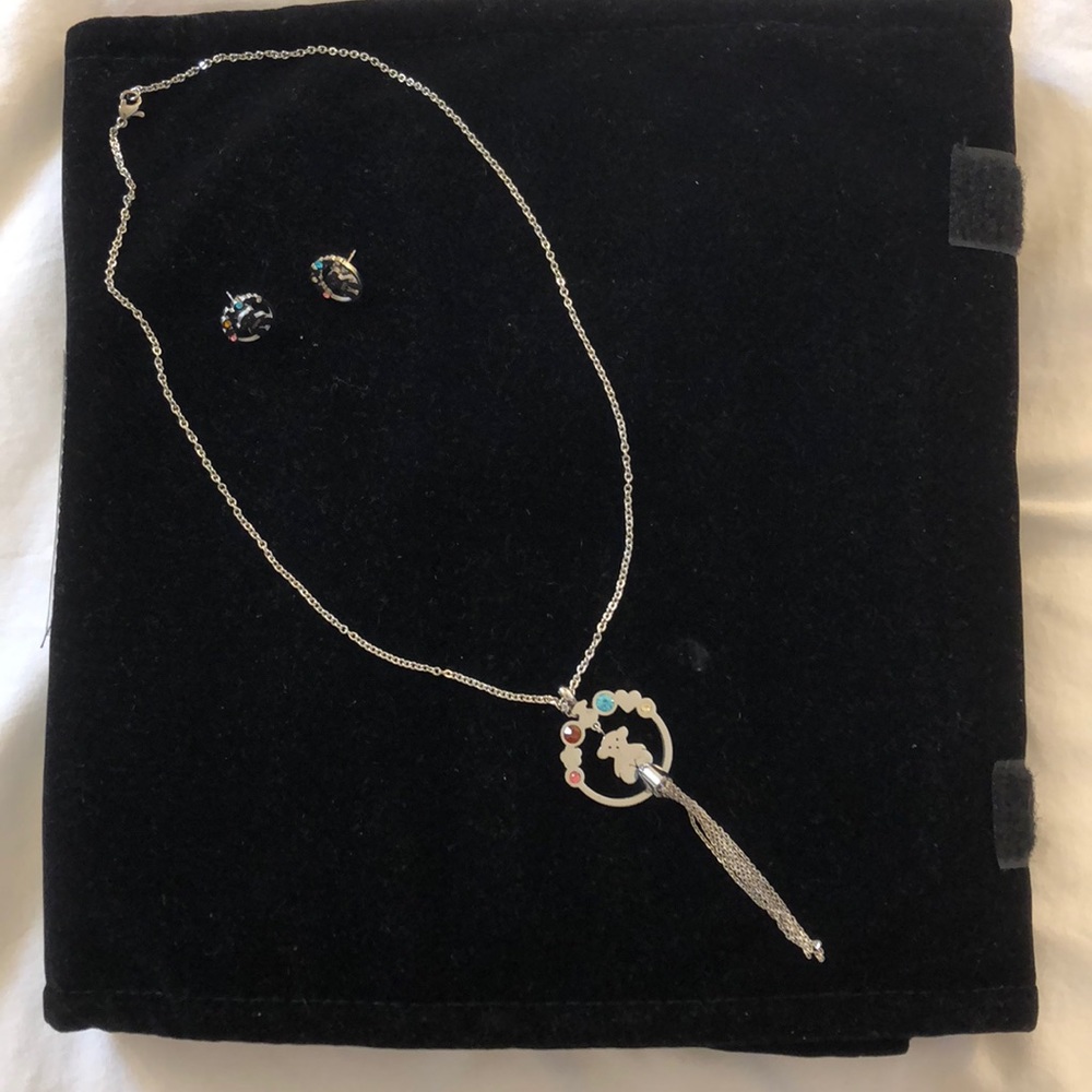 Necklace and earrings. NEW